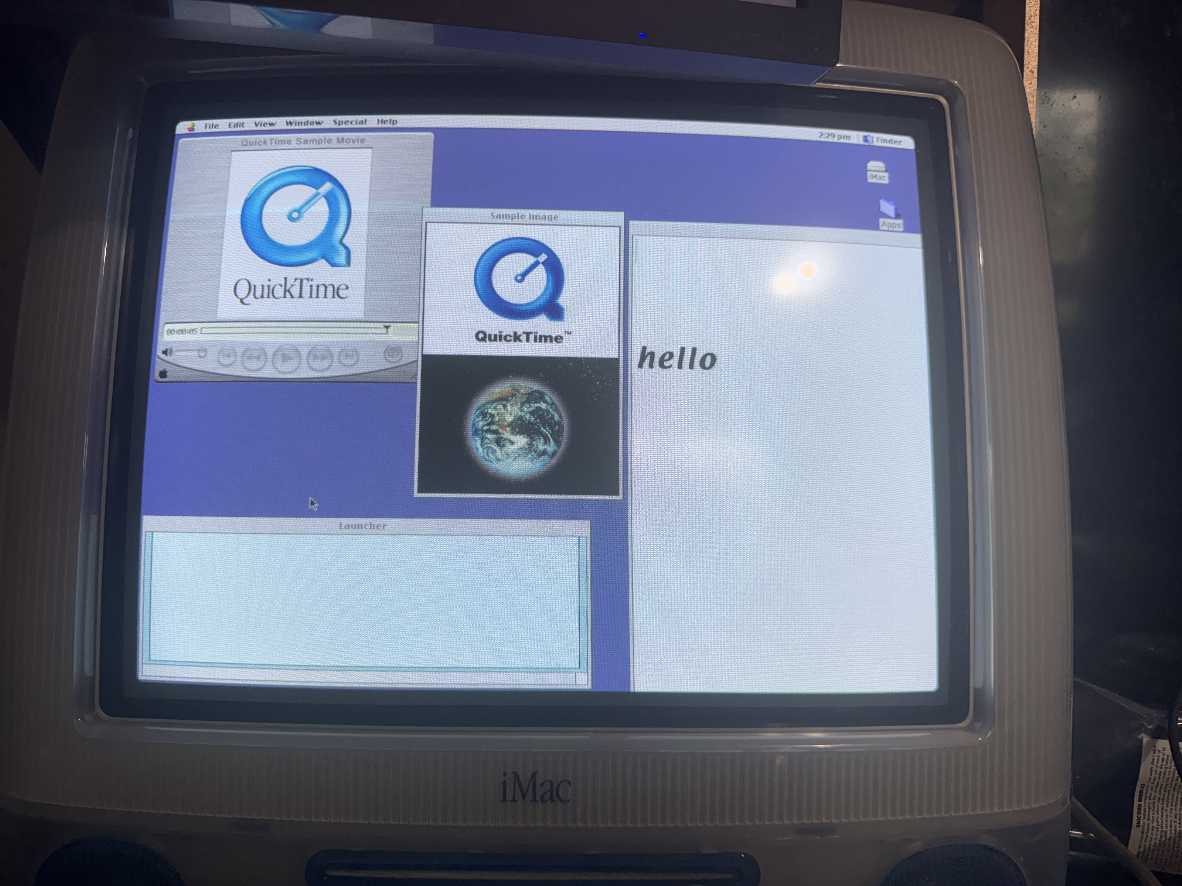 iMac G3 — QuickTime. A short video clip running back on the original hardware.